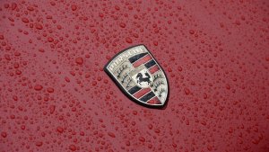 В Porsche придумали, как извлечь ценное сырье из отработанных литиевых АКБ