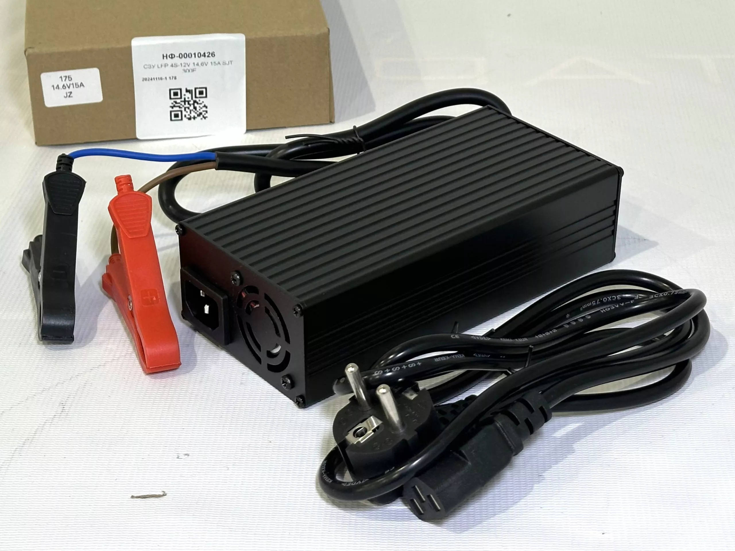 СЗУ LFP 4S-12V 14,6V 15A SJT 300E