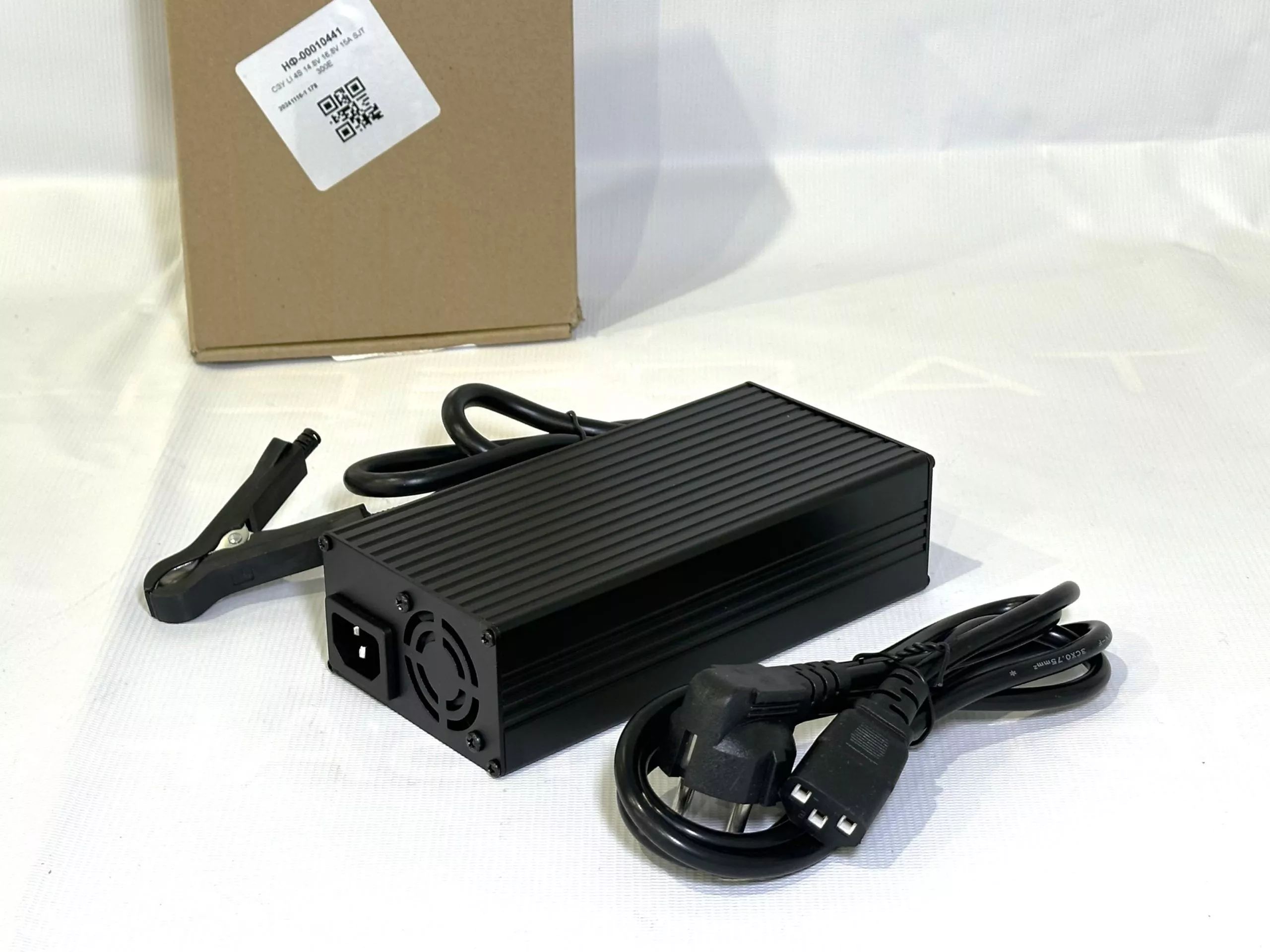 СЗУ LI 4S 14.8V 16,8V 15А SJT 300E