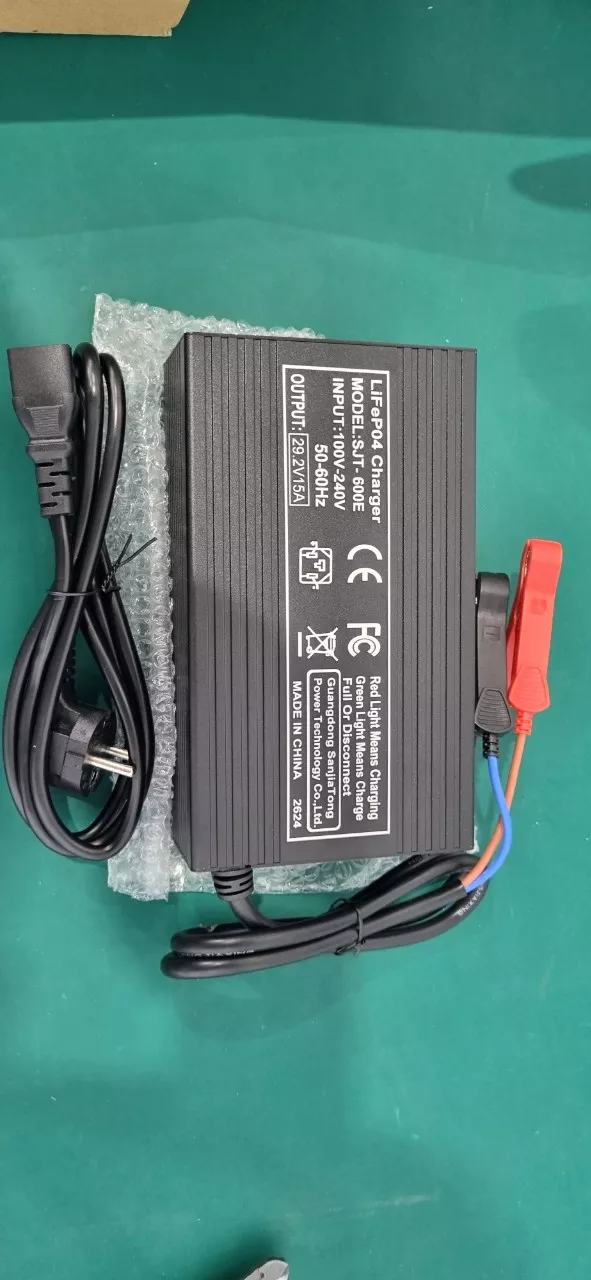 СЗУ LFP 8S-24V 29,2V 15А SJT 600E